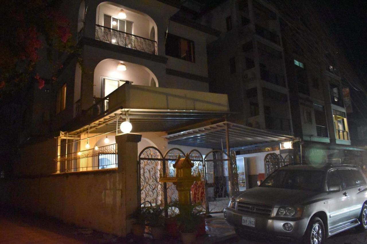 Violet Villa And Restro 暹粒 外观 照片